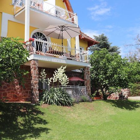 Gyoengyoem Apartman Balatonalmadi Exterior photo