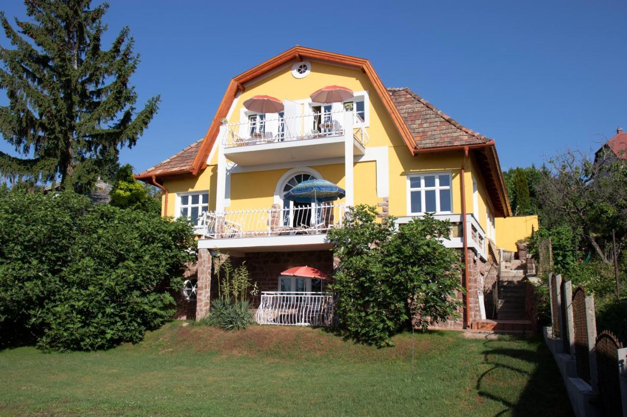 Gyoengyoem Apartman Balatonalmadi Exterior photo