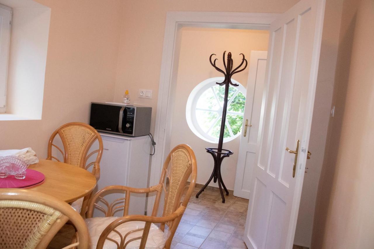 Gyoengyoem Apartman Balatonalmadi Exterior photo