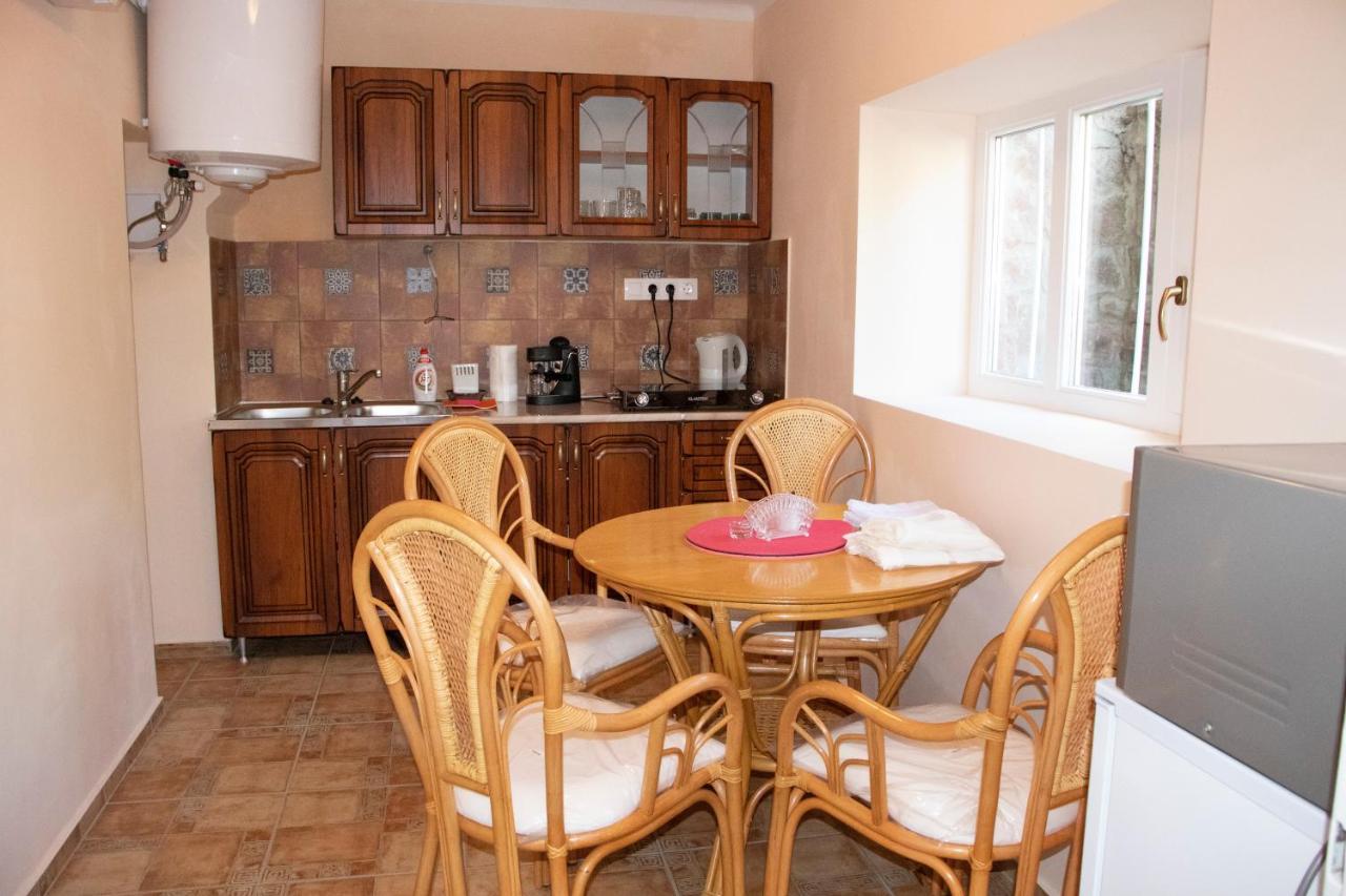 Gyoengyoem Apartman Balatonalmadi Exterior photo