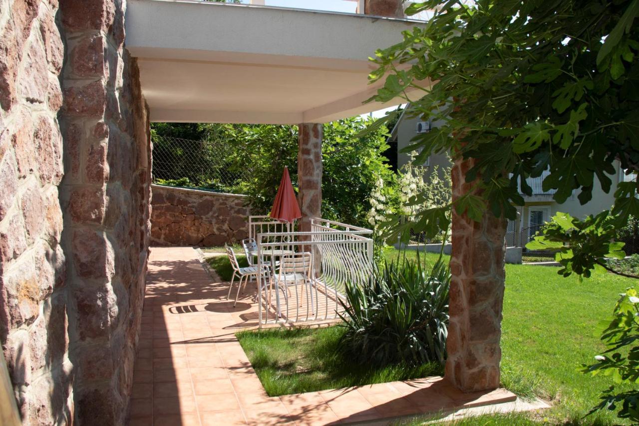 Gyoengyoem Apartman Balatonalmadi Exterior photo