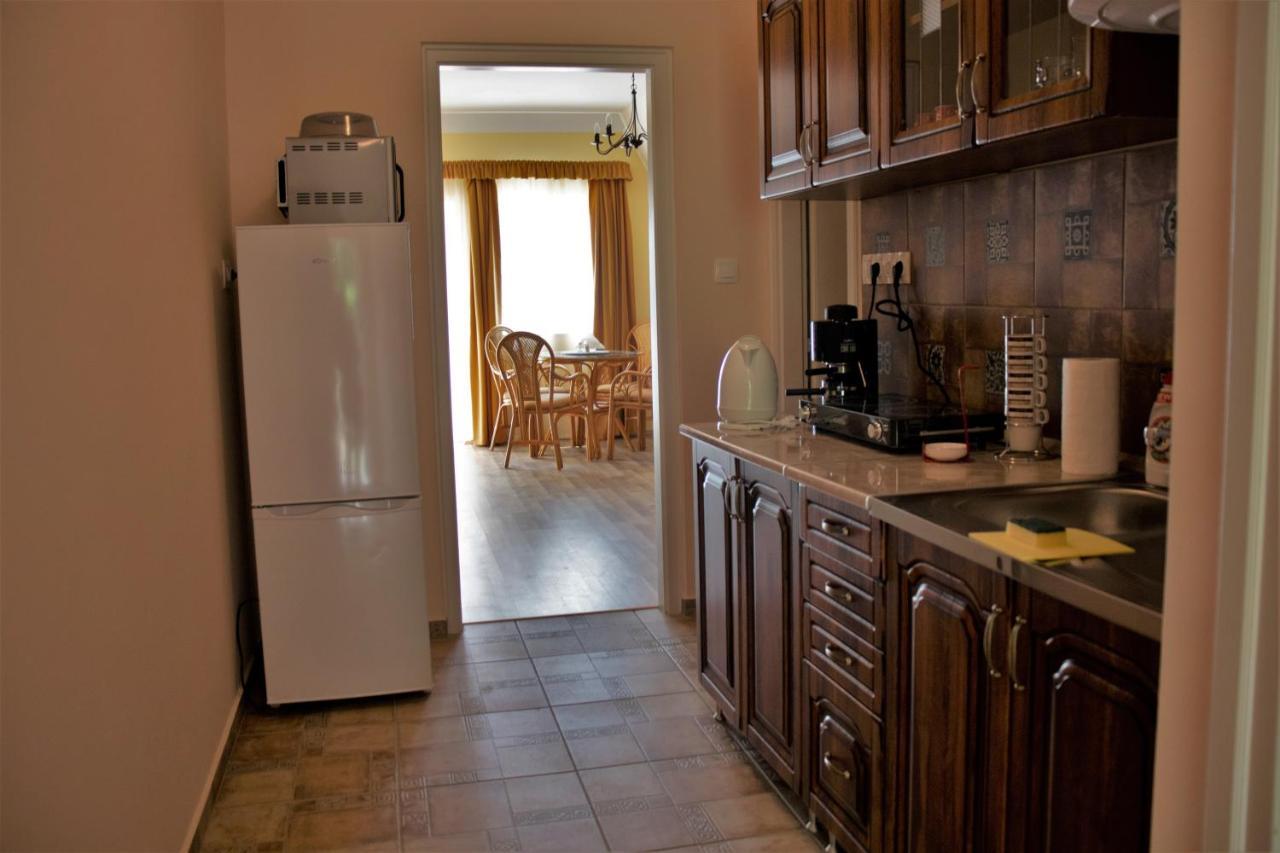 Gyoengyoem Apartman Balatonalmadi Exterior photo